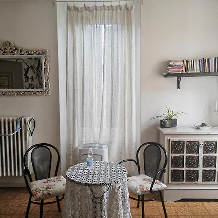 B&B Lamagia Di Corte Moronati Sirmione Bagian luar foto