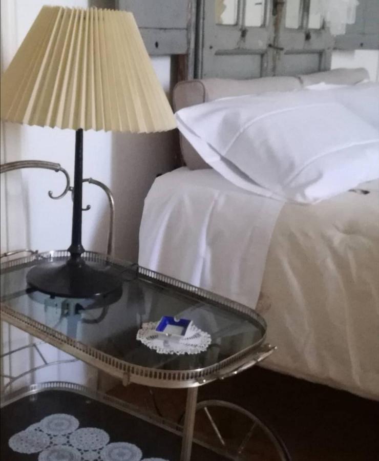 B&B Lamagia Di Corte Moronati Sirmione Bagian luar foto