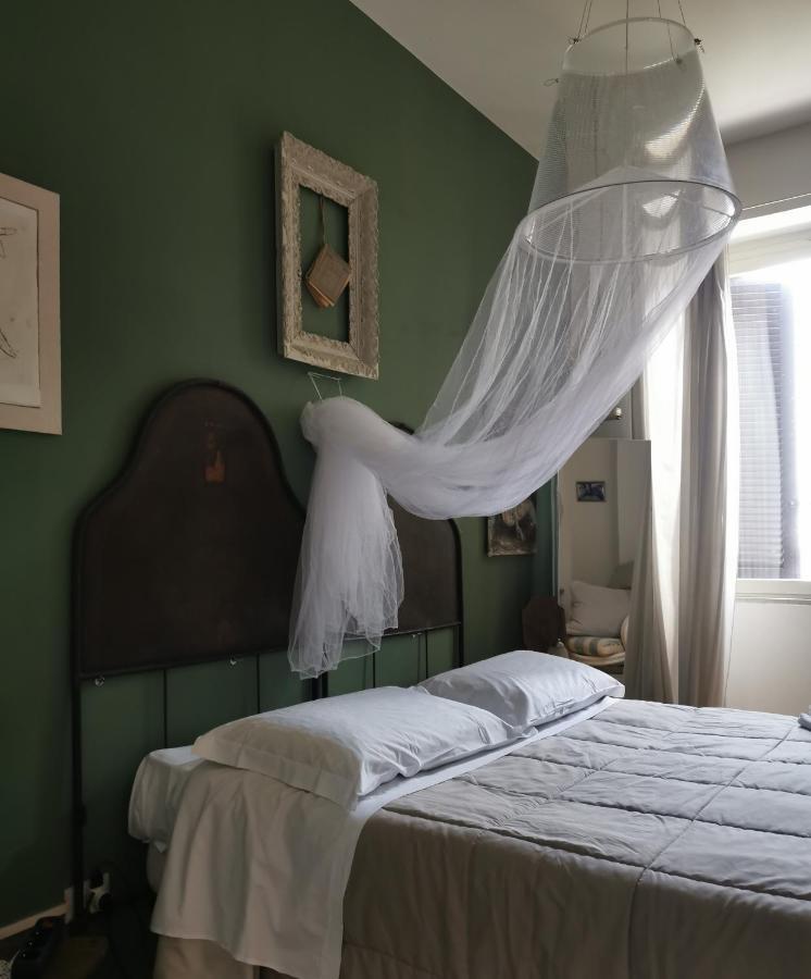 B&B Lamagia Di Corte Moronati Sirmione Bagian luar foto