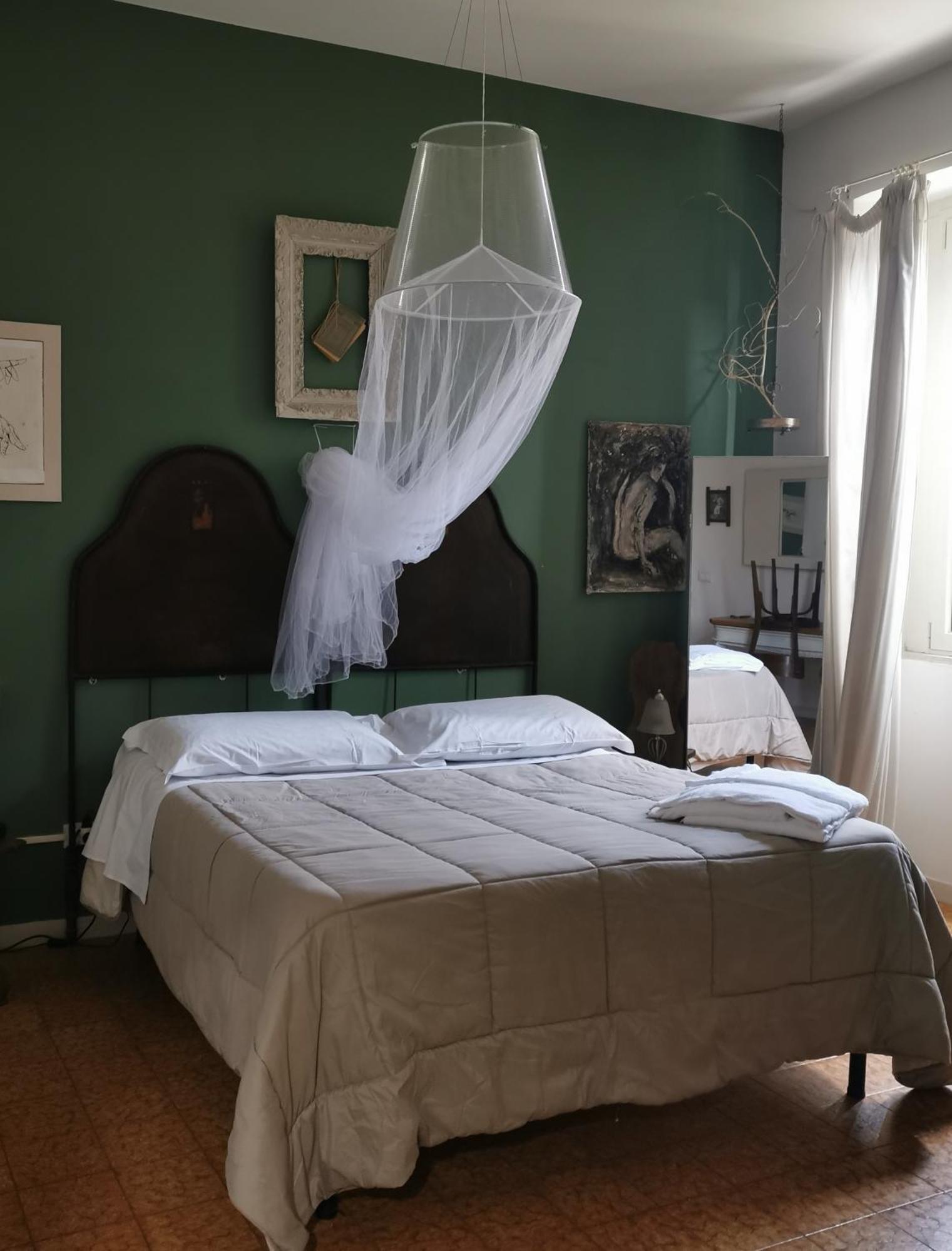B&B Lamagia Di Corte Moronati Sirmione Bagian luar foto
