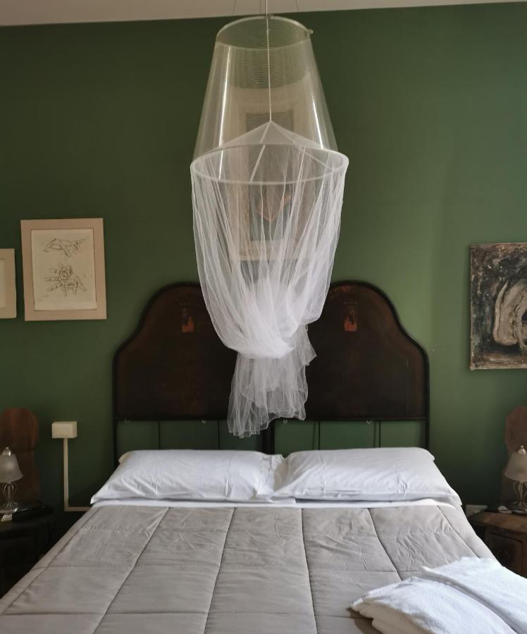 B&B Lamagia Di Corte Moronati Sirmione Bagian luar foto