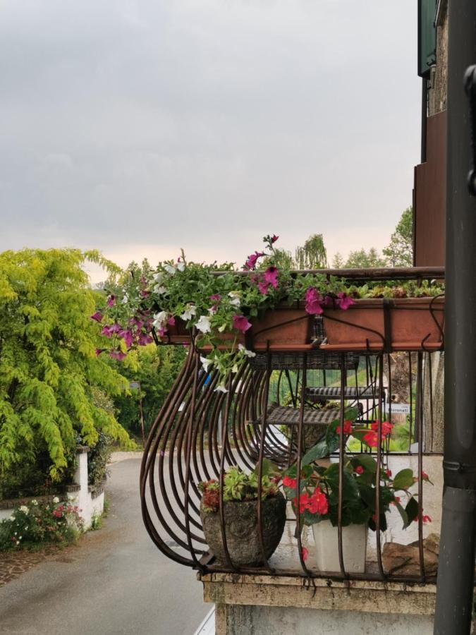 B&B Lamagia Di Corte Moronati Sirmione Bagian luar foto