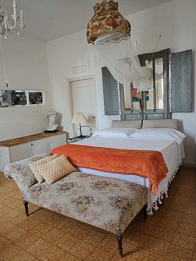 B&B Lamagia Di Corte Moronati Sirmione Bagian luar foto