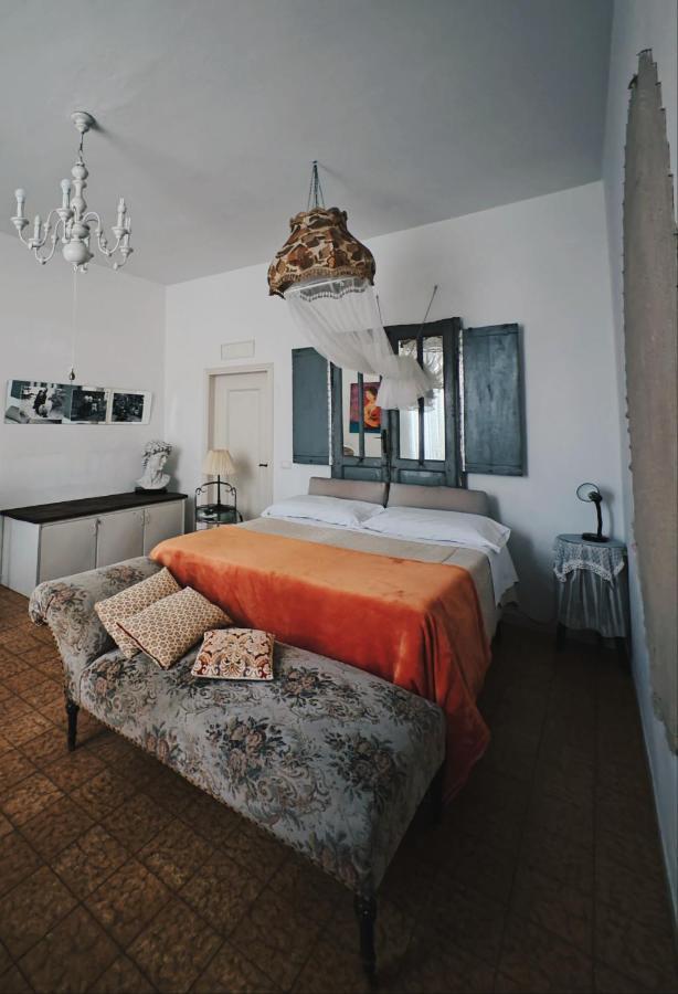 B&B Lamagia Di Corte Moronati Sirmione Bagian luar foto