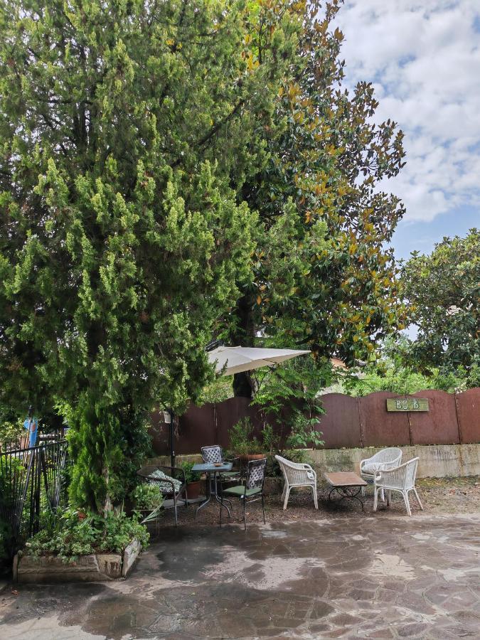 B&B Lamagia Di Corte Moronati Sirmione Bagian luar foto