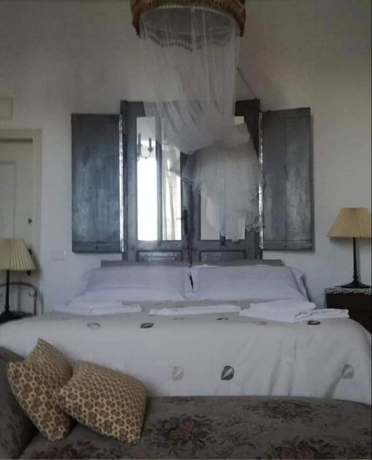 B&B Lamagia Di Corte Moronati Sirmione Bagian luar foto