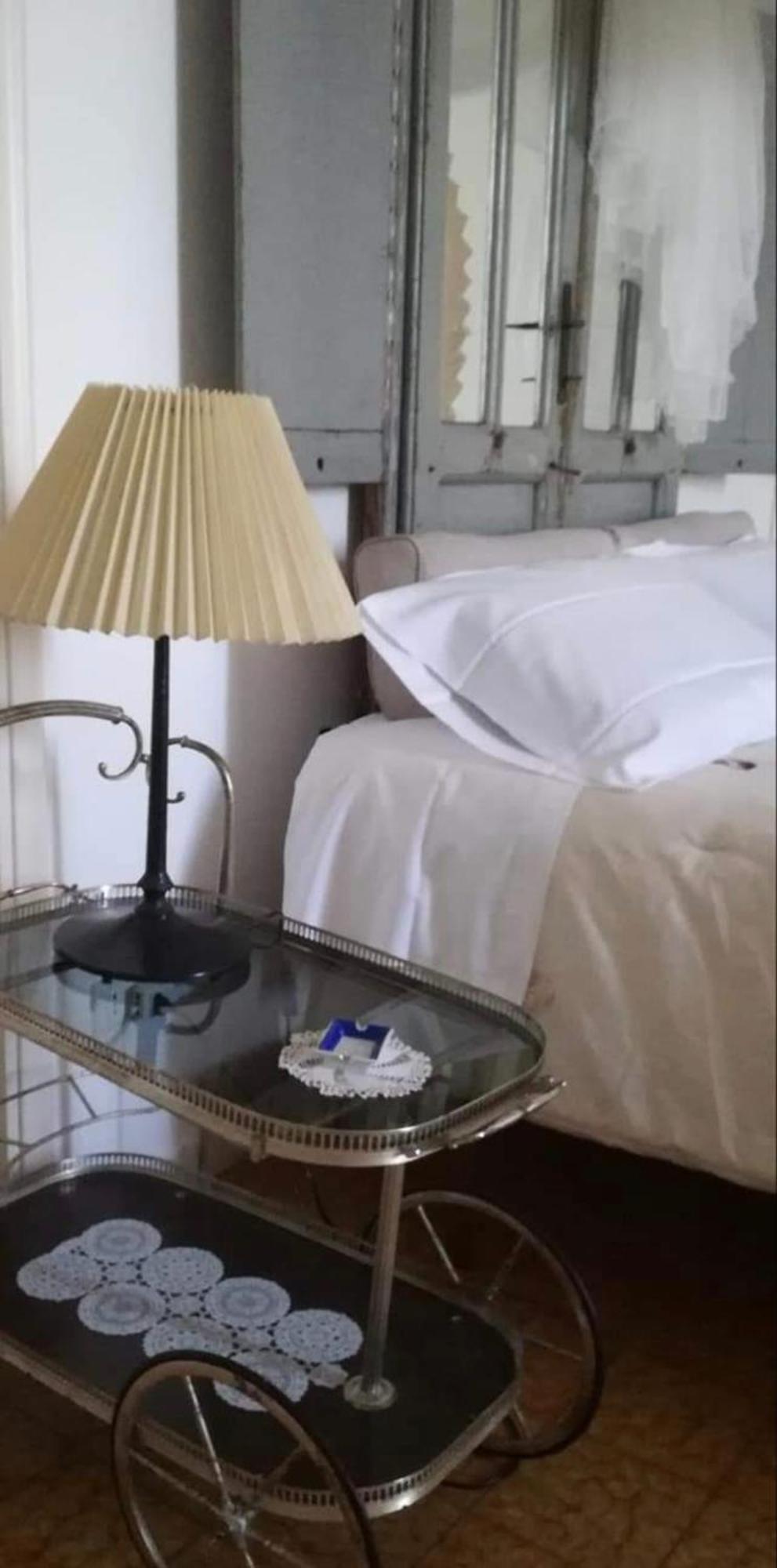 B&B Lamagia Di Corte Moronati Sirmione Bagian luar foto